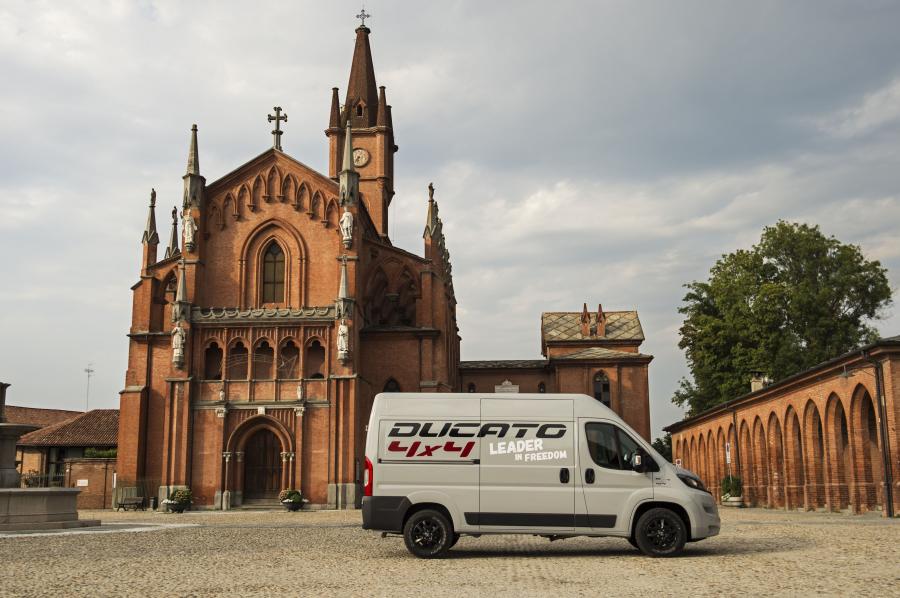  Fiat Ducato 4x4 Show Car 2017 года  (фото 8 из 21)